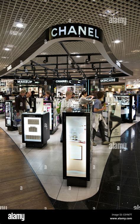 chanel boutique london heathrow airport|Chanel Heathrow terminal 3 customer service.